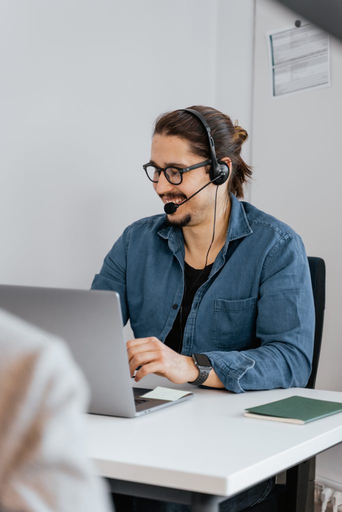 The Power of Customer Service Chat and Call: Enhancing Customer Satisfaction and Loyalty Article by CPH4.co